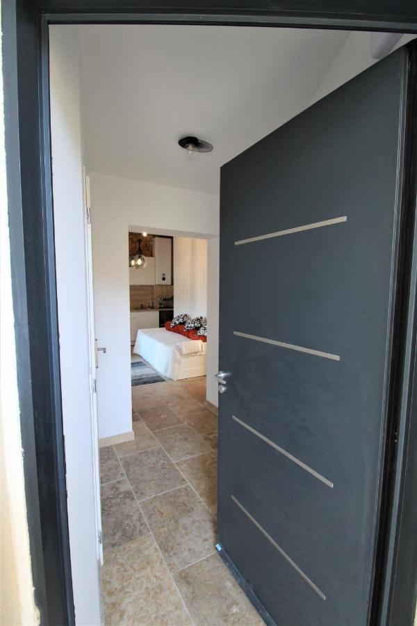 Les Bastidons De L'Isle - Le Saumane - 3 Etoiles Apartamento Exterior foto